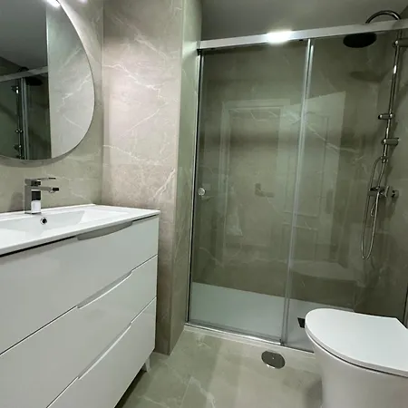 Estadio 5 Y Capacidad 9 Personas Cerca Del Centro, Del Estadio Y Estacion De Trenes Y De Autobuses, Con Facil Aparcamiento En La Misma Calle Apartment Jerez de la Frontera