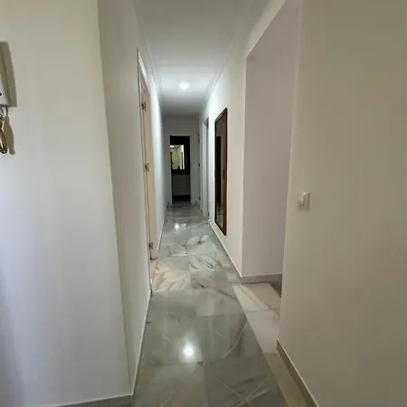Estadio 5 Y Capacidad 9 Personas Cerca Del Centro, Del Estadio Y Estacion De Trenes Y De Autobuses, Con Facil Aparcamiento En La Misma Calle Jerez de la Frontera
