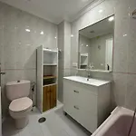 Estadio 5 Y Capacidad 9 Personas Cerca Del Centro, Del Estadio Y Estacion De Trenes Y De Autobuses, Con Facil Aparcamiento En La Misma Calle * Jerez de la Frontera