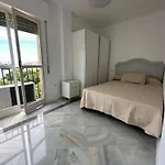 Estadio 5 Y Capacidad 9 Personas Cerca Del Centro, Del Estadio Y Estacion De Trenes Y De Autobuses, Con Facil Aparcamiento En La Misma Calle Jerez de la Frontera