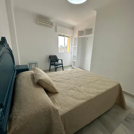 Estadio 5 Y Capacidad 9 Personas Cerca Del Centro, Del Estadio Y Estacion De Trenes Y De Autobuses, Con Facil Aparcamiento En La Misma Calle Apartment Jerez de la Frontera