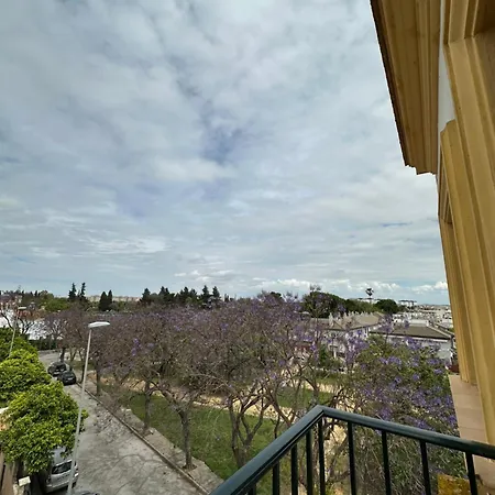 Estadio 5 Y Capacidad 9 Personas Cerca Del Centro, Del Estadio Y Estacion De Trenes Y De Autobuses, Con Facil Aparcamiento En La Misma Calle Jerez de la Frontera