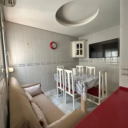Appartement Estadio 5 Y Capacidad 9 Personas Cerca Del Centro, Del Estadio Y Estacion De Trenes Y De Autobuses, Con Facil Aparcamiento En La Misma Calle
