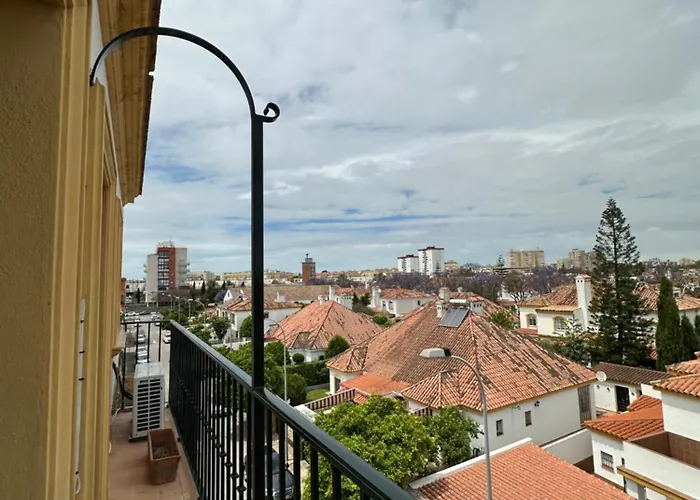 Daire Estadio 5 Y Capacidad 9 Personas Cerca Del Centro, Del Estadio Y Estacion De Trenes Y De Autobuses, Con Facil Aparcamiento En La Misma Calle