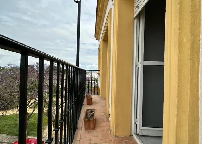 Daire Estadio 5 Y Capacidad 9 Personas Cerca Del Centro, Del Estadio Y Estacion De Trenes Y De Autobuses, Con Facil Aparcamiento En La Misma Calle Jerez de la Frontera