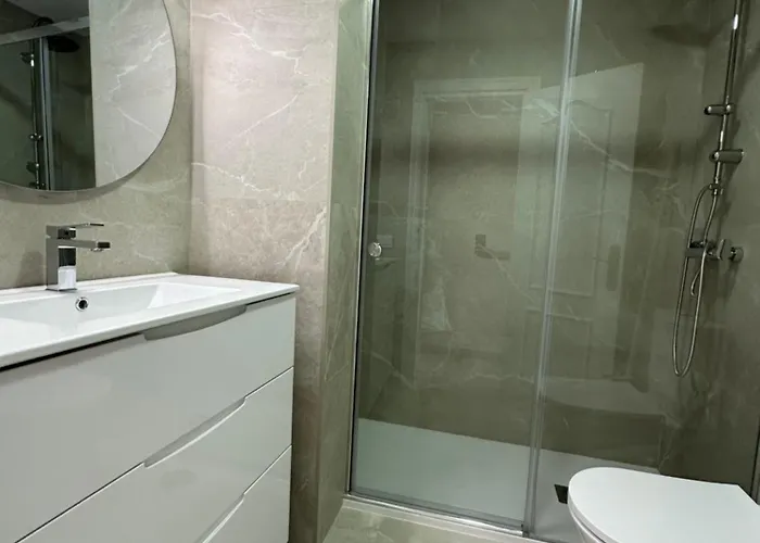 Estadio 5 Y Capacidad 9 Personas Cerca Del Centro, Del Estadio Y Estacion De Trenes Y De Autobuses, Con Facil Aparcamiento En La Misma Calle Daire Jerez de la Frontera