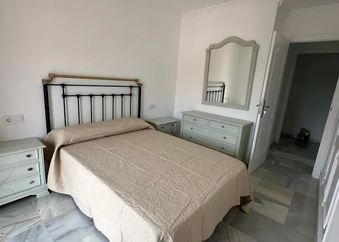 Estadio 5 Y Capacidad 9 Personas Cerca Del Centro, Del Estadio Y Estacion De Trenes Y De Autobuses, Con Facil Aparcamiento En La Misma Calle Daire Jerez de la Frontera