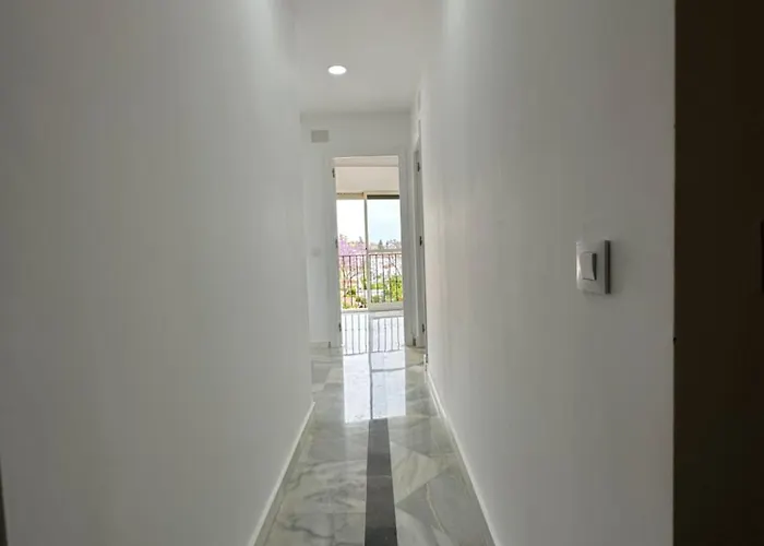 Daire Estadio 5 Y Capacidad 9 Personas Cerca Del Centro, Del Estadio Y Estacion De Trenes Y De Autobuses, Con Facil Aparcamiento En La Misma Calle