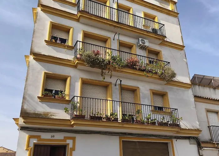 Daire Estadio 5 Y Capacidad 9 Personas Cerca Del Centro, Del Estadio Y Estacion De Trenes Y De Autobuses, Con Facil Aparcamiento En La Misma Calle