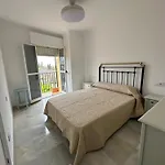 Estadio 5 Y Capacidad 9 Personas Cerca Del Centro, Del Estadio Y Estacion De Trenes Y De Autobuses, Con Facil Aparcamiento En La Misma Calle Appartement *