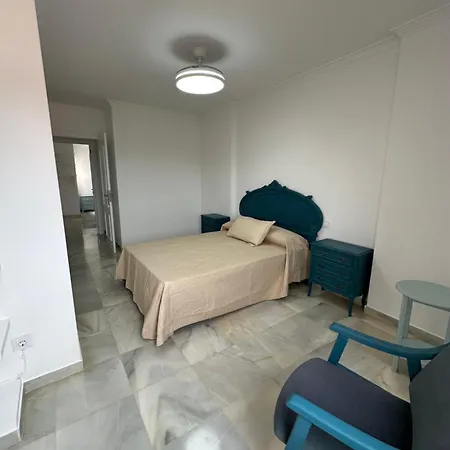 Estadio 5 Y Capacidad 9 Personas Cerca Del Centro, Del Estadio Y Estacion De Trenes Y De Autobuses, Con Facil Aparcamiento En La Misma Calle Appartement Jerez de la Frontera