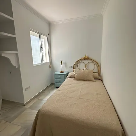 Appartement Estadio 5 Y Capacidad 9 Personas Cerca Del Centro, Del Estadio Y Estacion De Trenes Y De Autobuses, Con Facil Aparcamiento En La Misma Calle Jerez de la Frontera