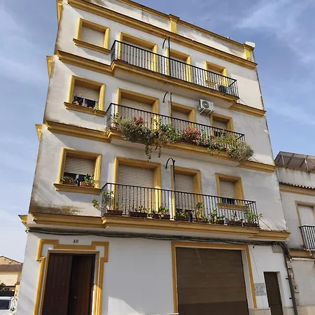 Appartement Estadio 5 Y Capacidad 9 Personas Cerca Del Centro, Del Estadio Y Estacion De Trenes Y De Autobuses, Con Facil Aparcamiento En La Misma Calle